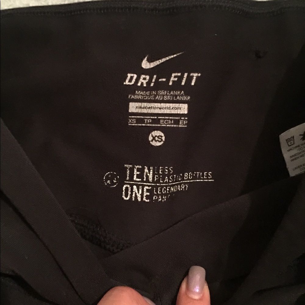 2 pairs of Drifit crop pants - Picture 2 of 2